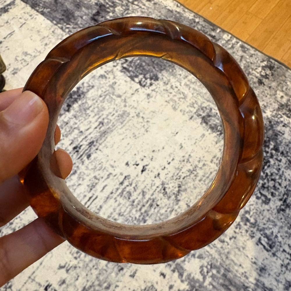 Vintage Amber Thick Resin Bangle - Picture 3 of 4